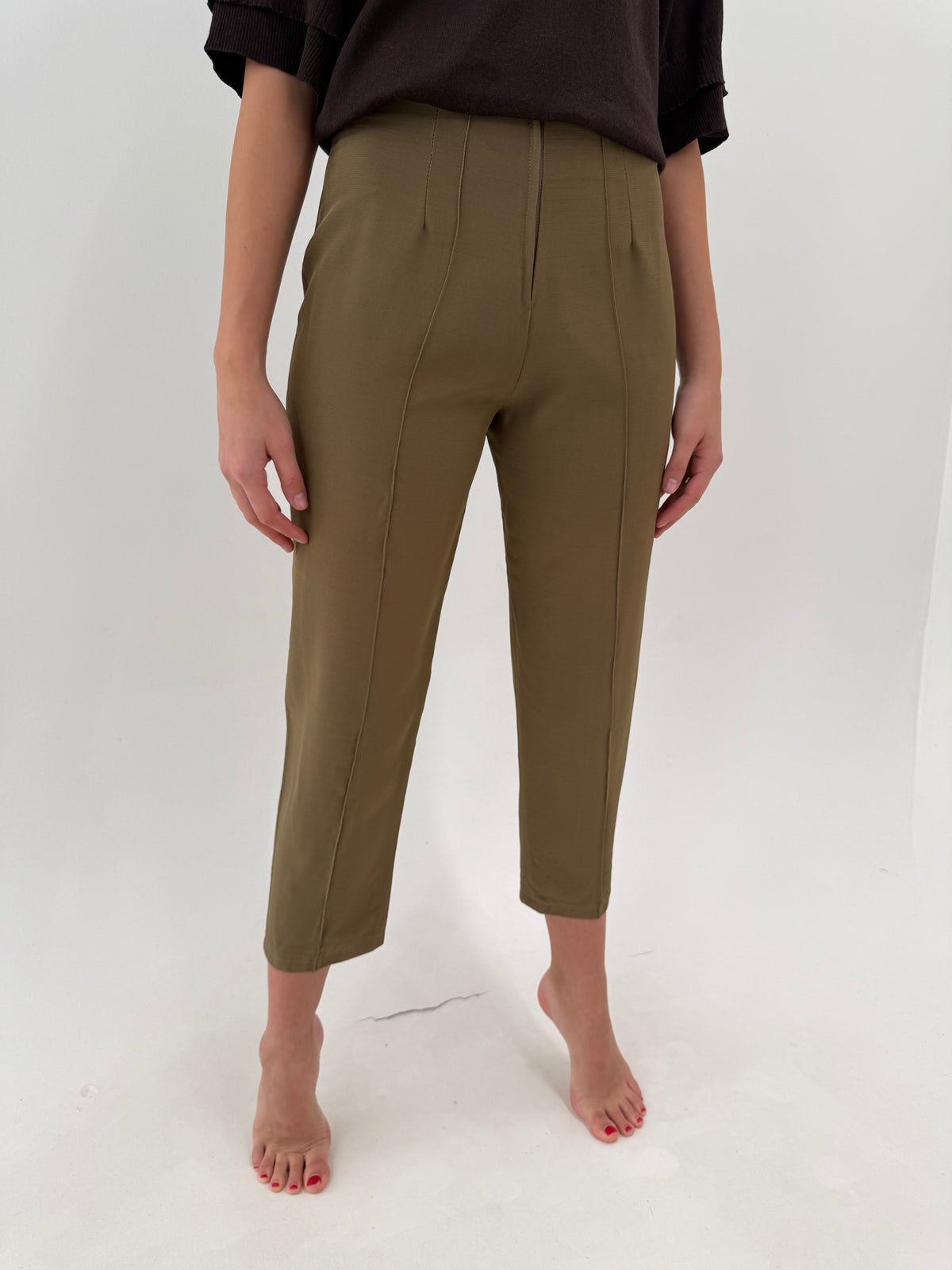 Pantaloni țigaretă camel din lana extrafina petite cu talie ultra înaltă
