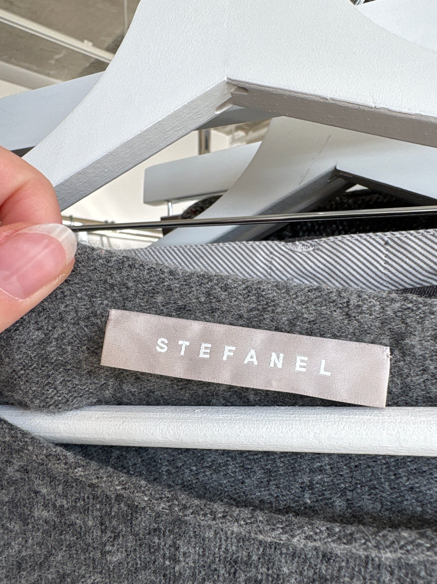 Pulover Stefanel din lana extrafina de gramaj mare