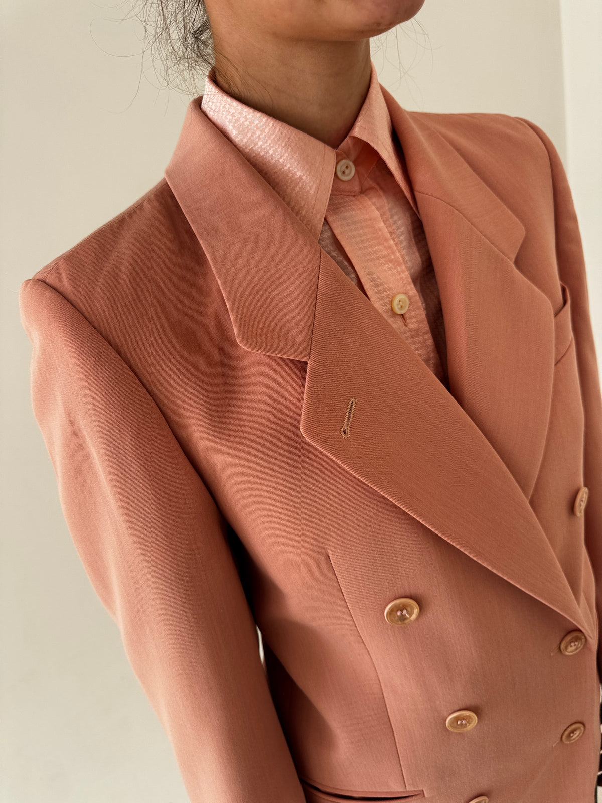 Sacou vintage luxury Delmod din lana extrafina cu revere late și închidere dublă