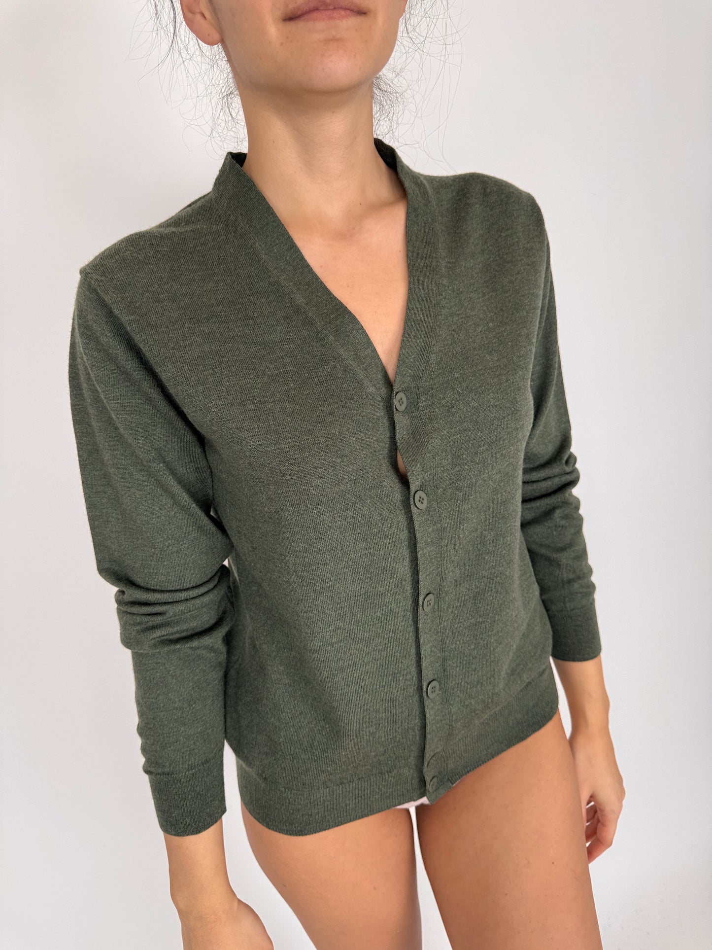 Cardigan juniper green din lana extrafina