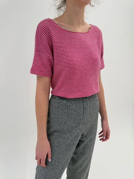 Top în dungi și croi lejer din cașmir Barbie pink și alb