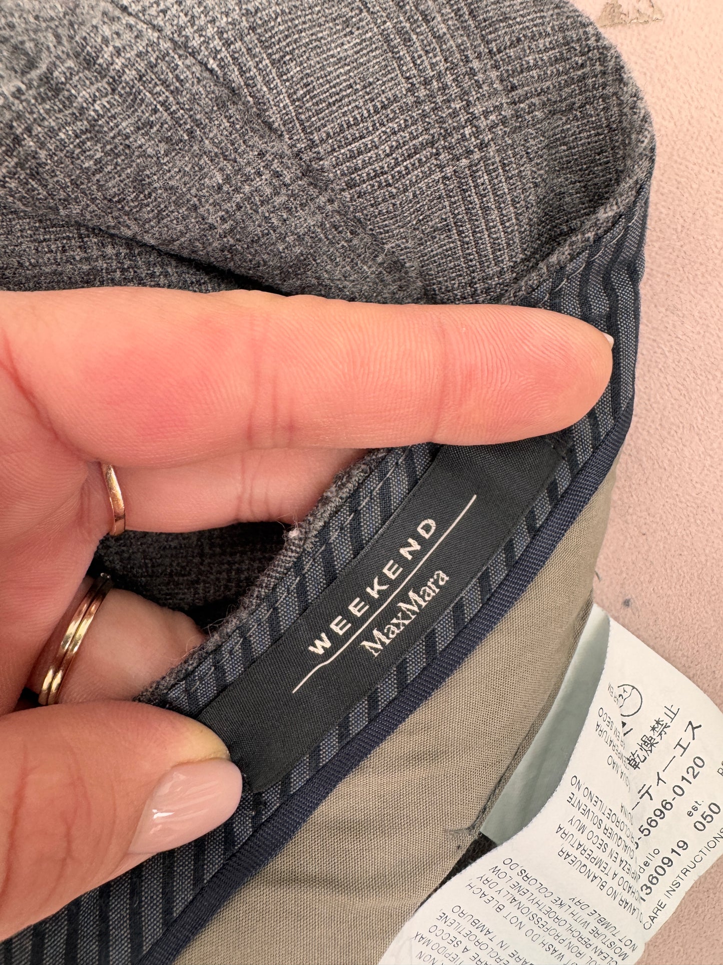 Pantaloni Max Mara din lana extrafina în carouri