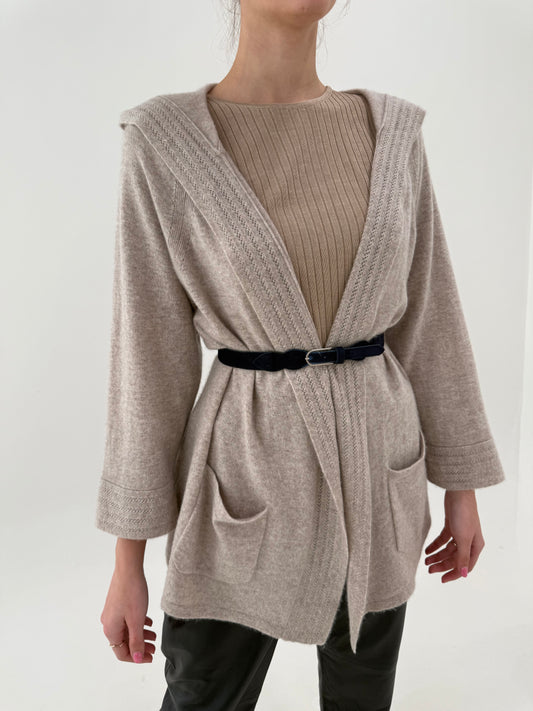 Cardigan nude cu glugă din cașmir în croi lung cu mânecă reglabilă din manșetă