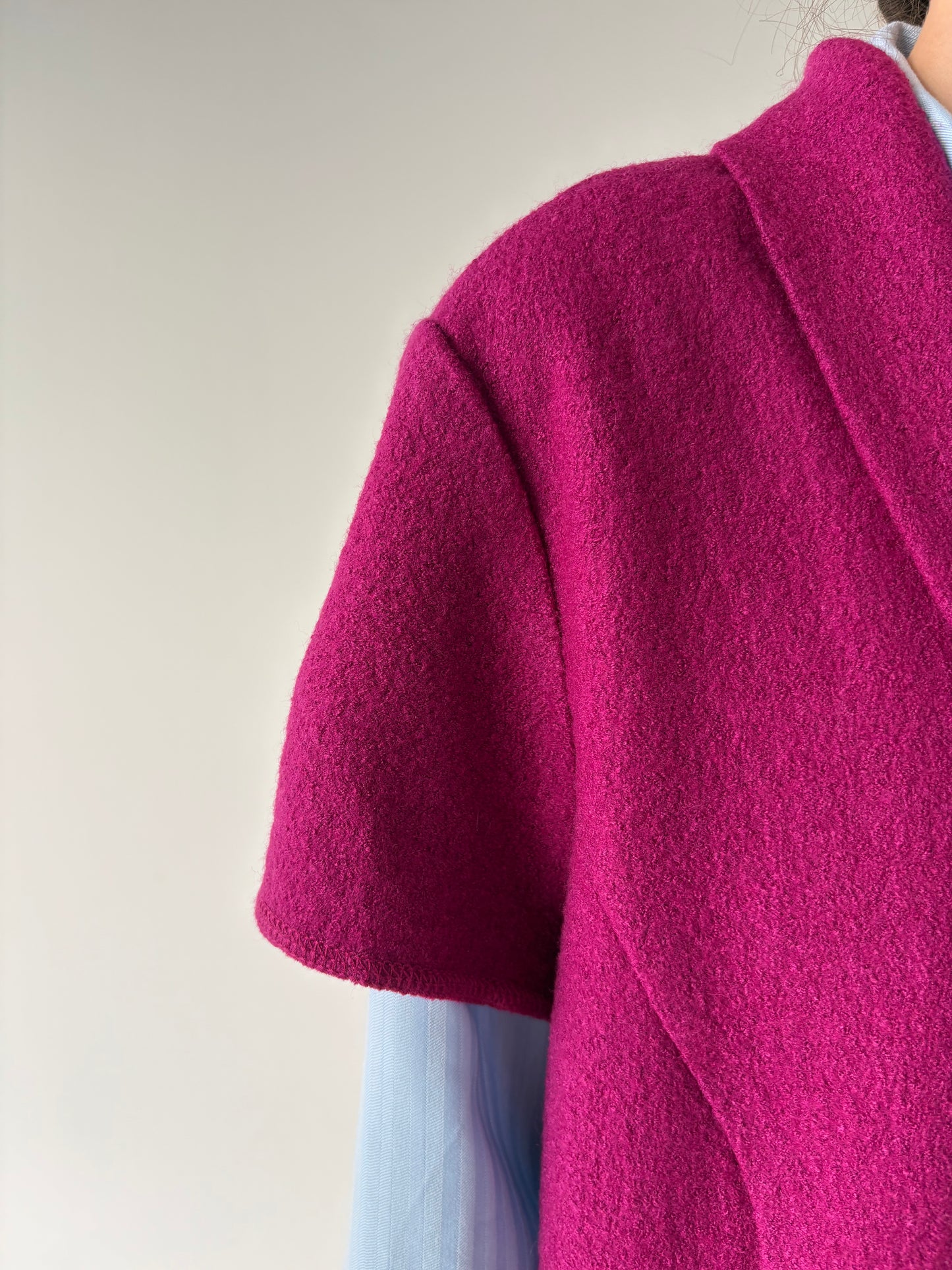 Sacou fucsia cu influențe casual din mix de lana extrafina și vascoza
