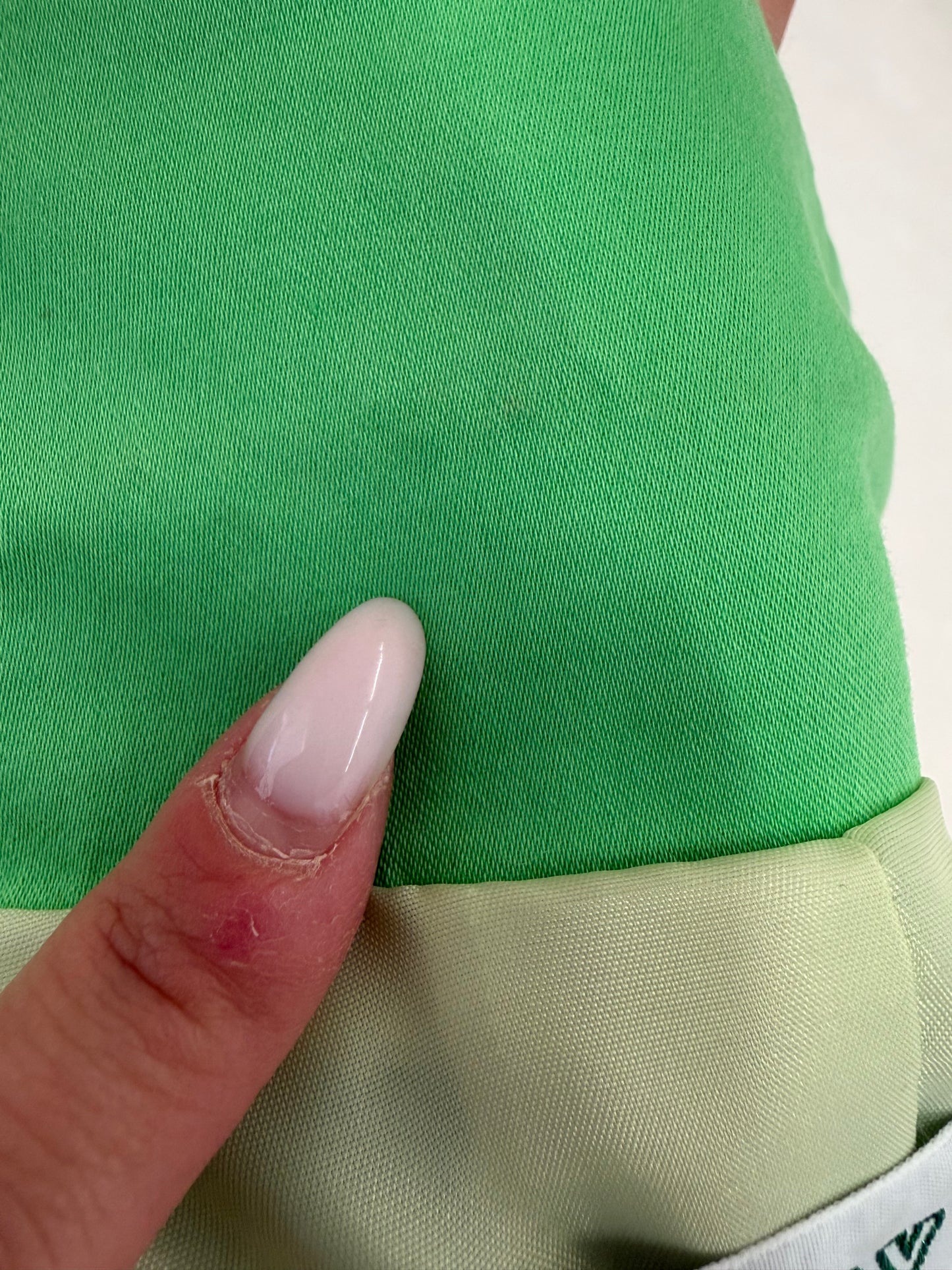 Sacou verde crud de vară în croi cambrat cu nasturi decorativi