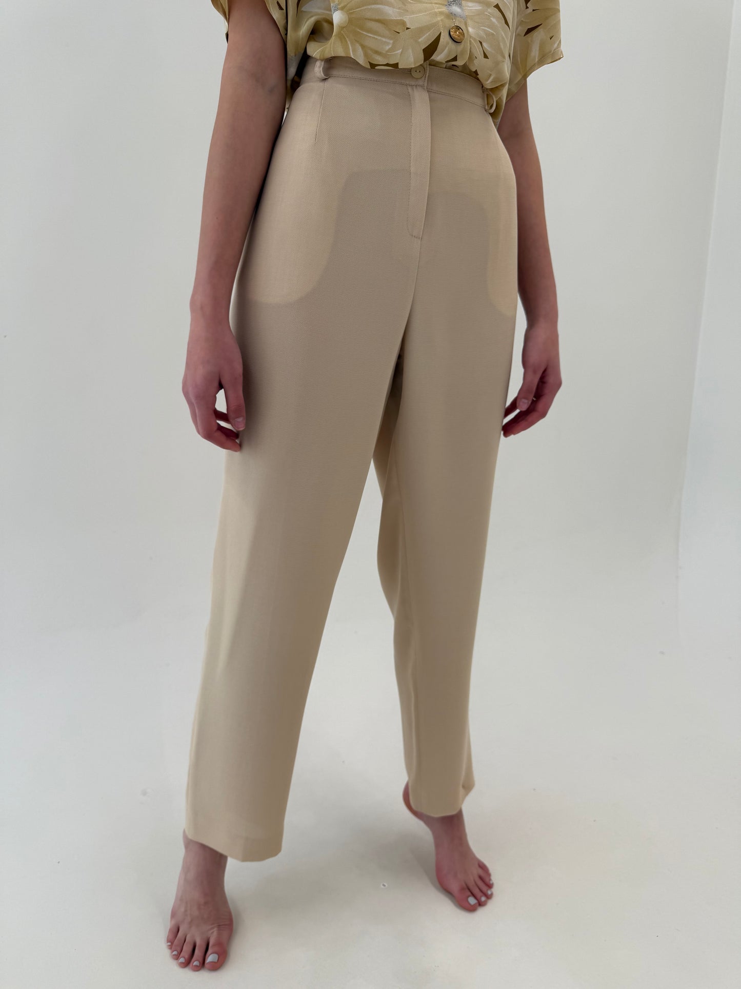 Pantaloni nude tall din pânză cu talie ultra înaltă și solduri generoase