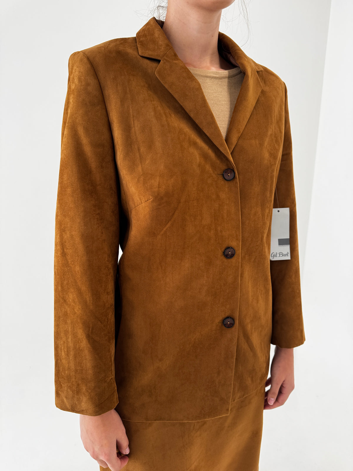 Costum vintage nou cu eticheta caramel brown și aspect de piele întoarsă