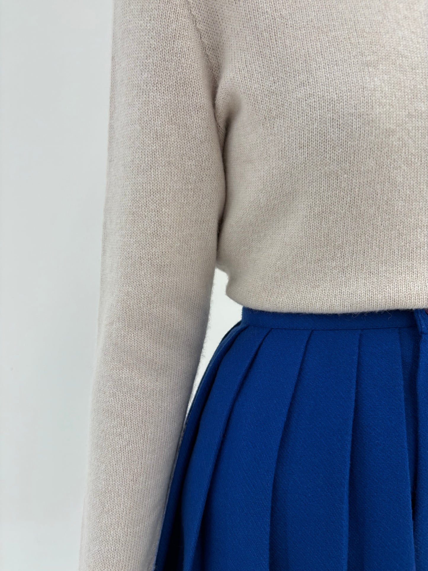 Fustă vintage plisată albastru regal din lana extrafina cu talie ultra înaltă