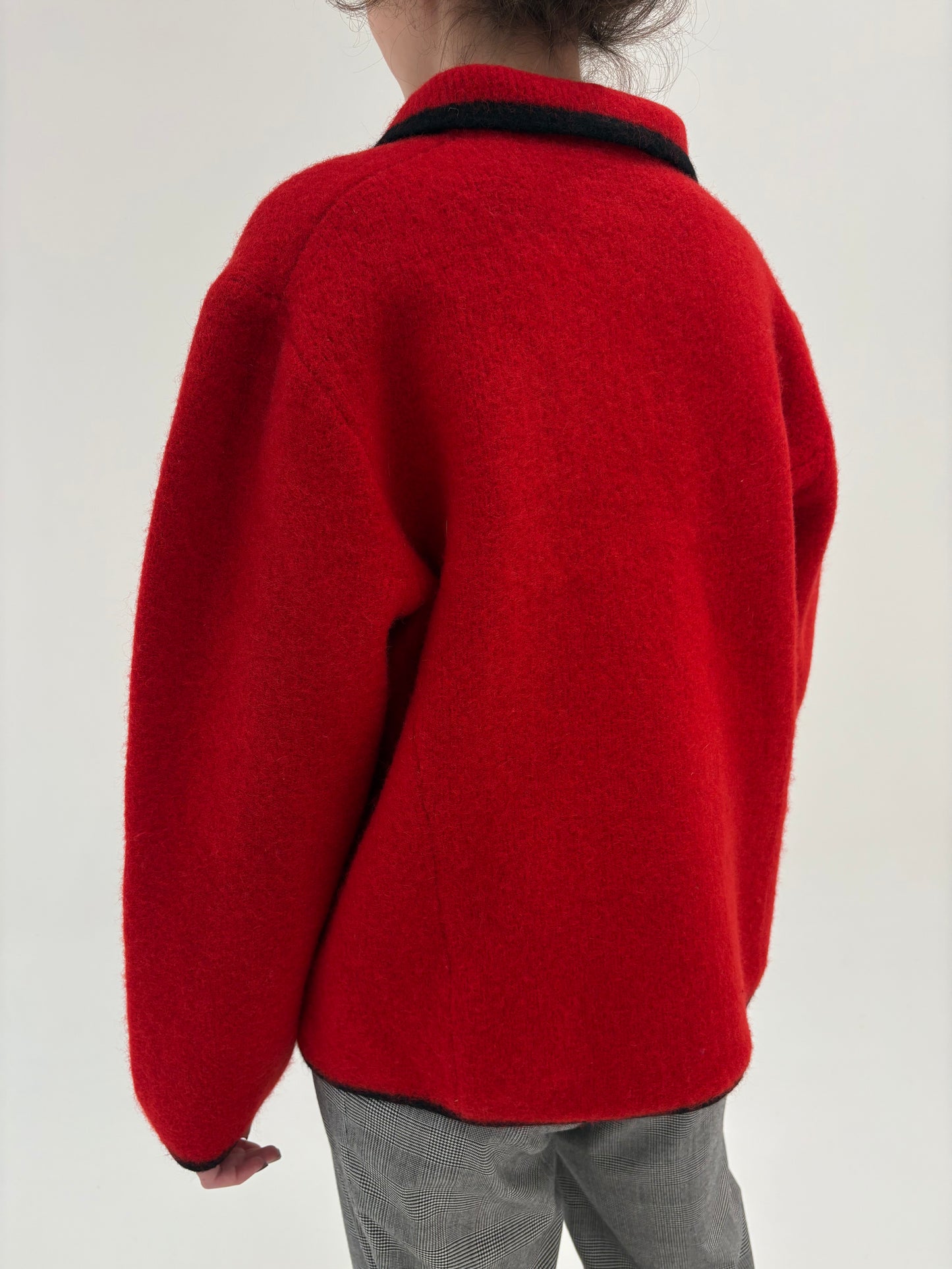 Jacheta groasă din boiled wool cherry red în croi minimalist