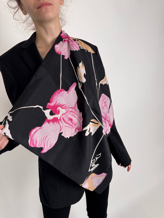 Eșarfă neagră din mătase naturală cu print floral supradimensionat
