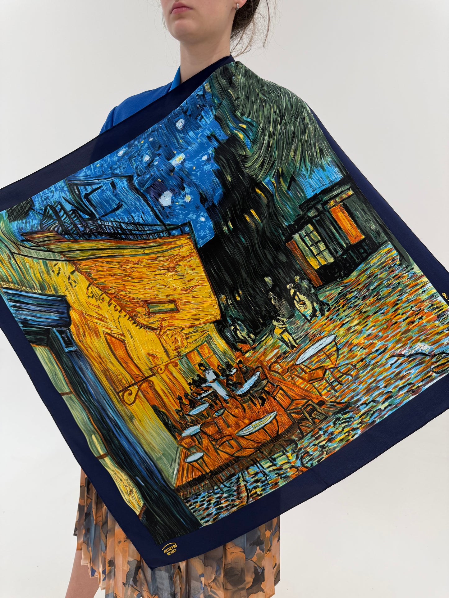 Eșarfă din mătase naturală cu print în stil Van Gogh