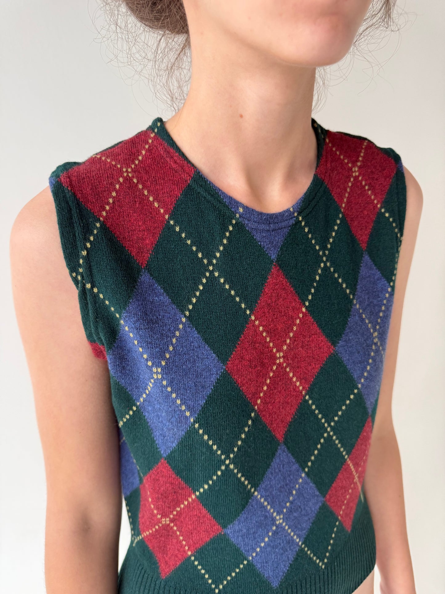 Top în carouri 80% lana plină extrafina și combinație clasică de culori