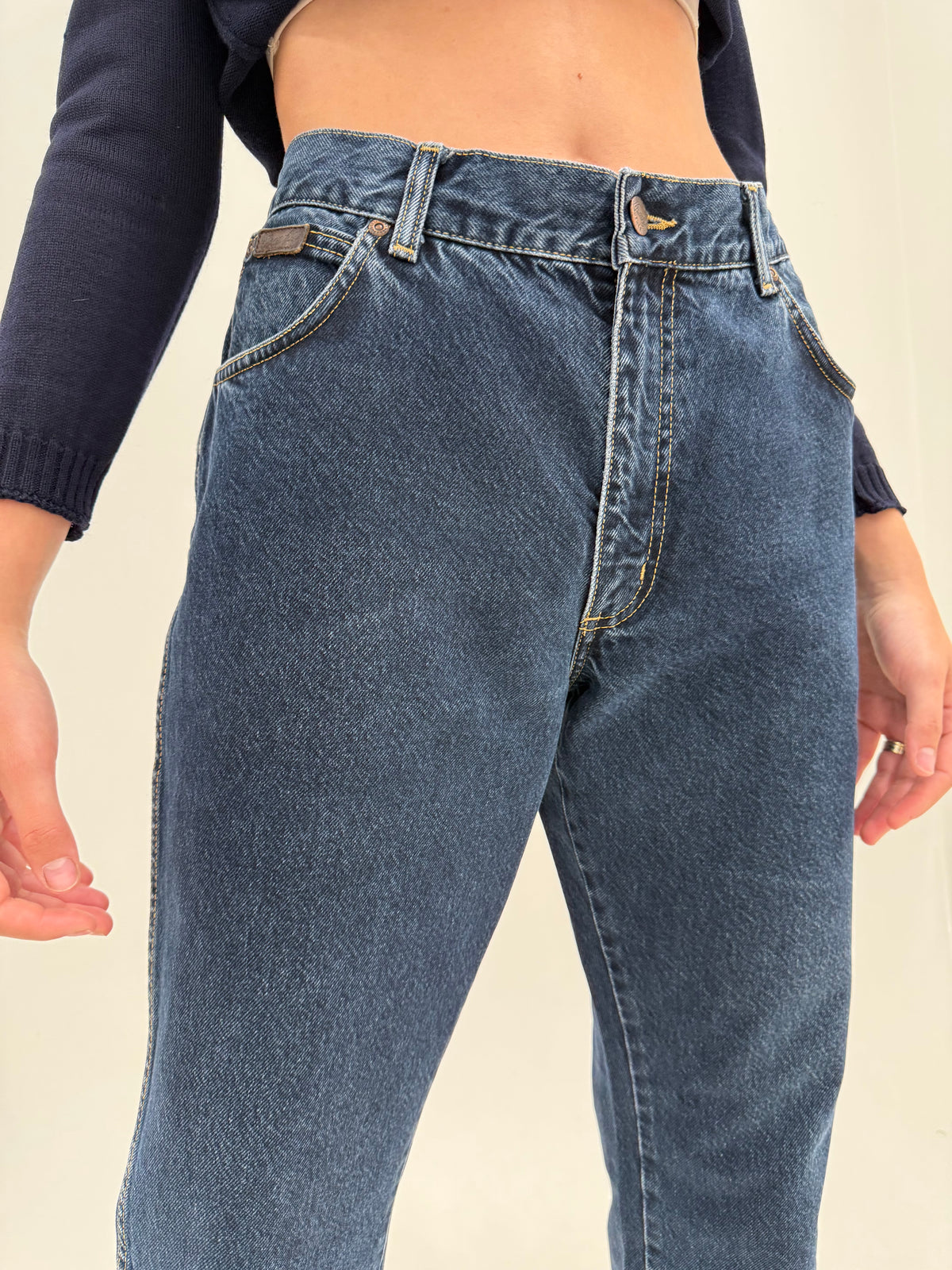 Jeans vintage premium Wrangler din bumbac gros dark wash classic fit