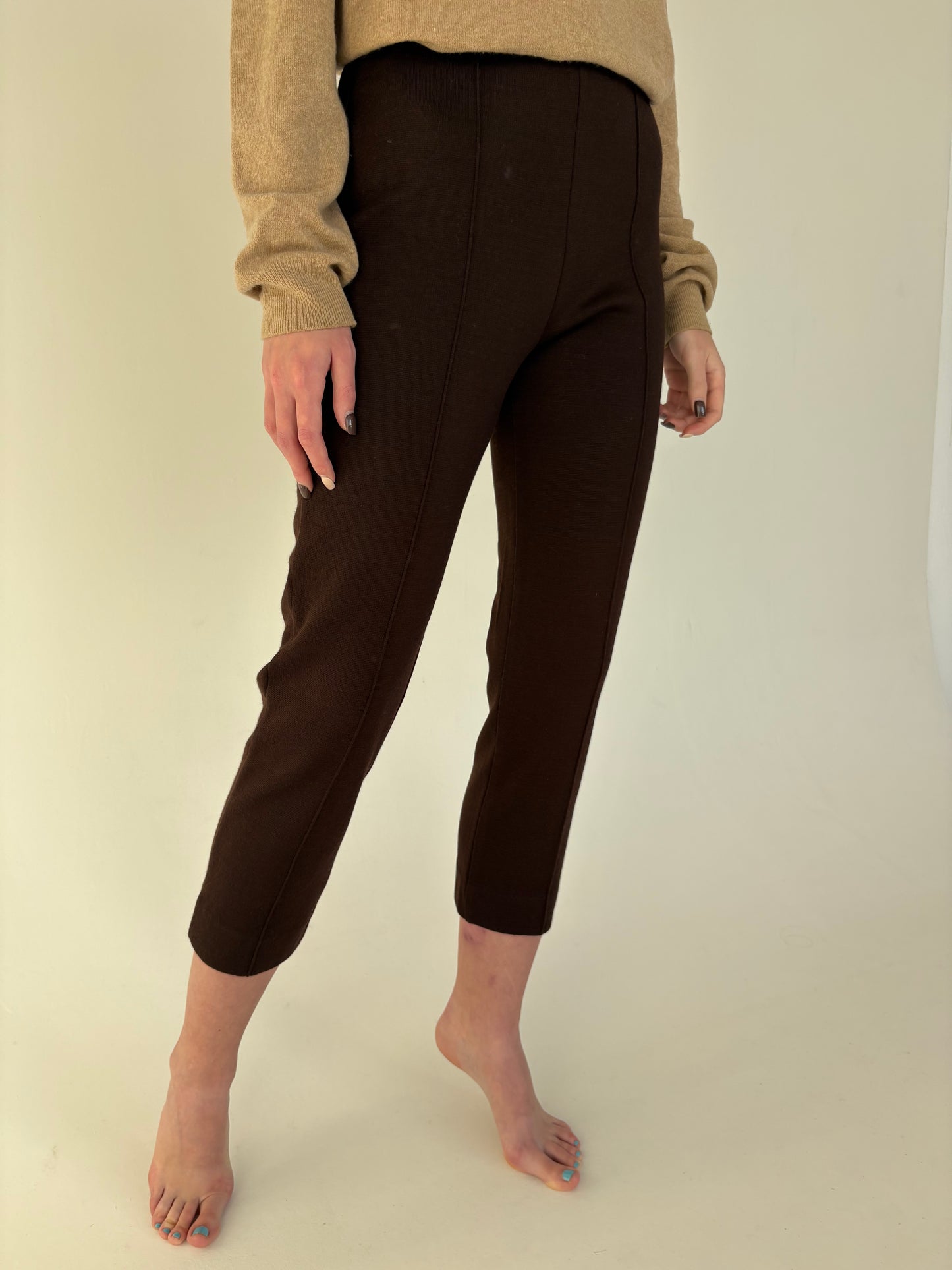 Pantaloni chocolate brown petite din tricot plin de lana extrafina