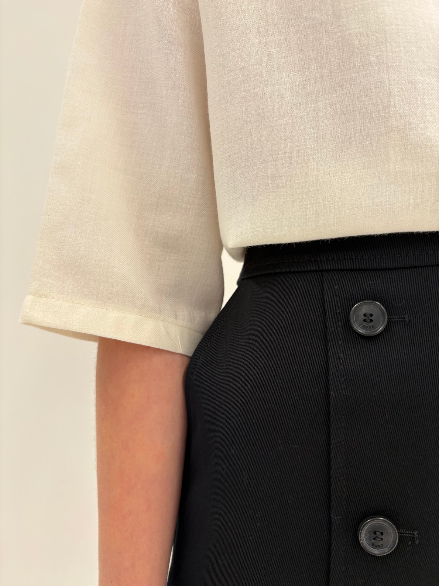 Fustă neagră Hugo Boss cu talie ultra înaltă marcată