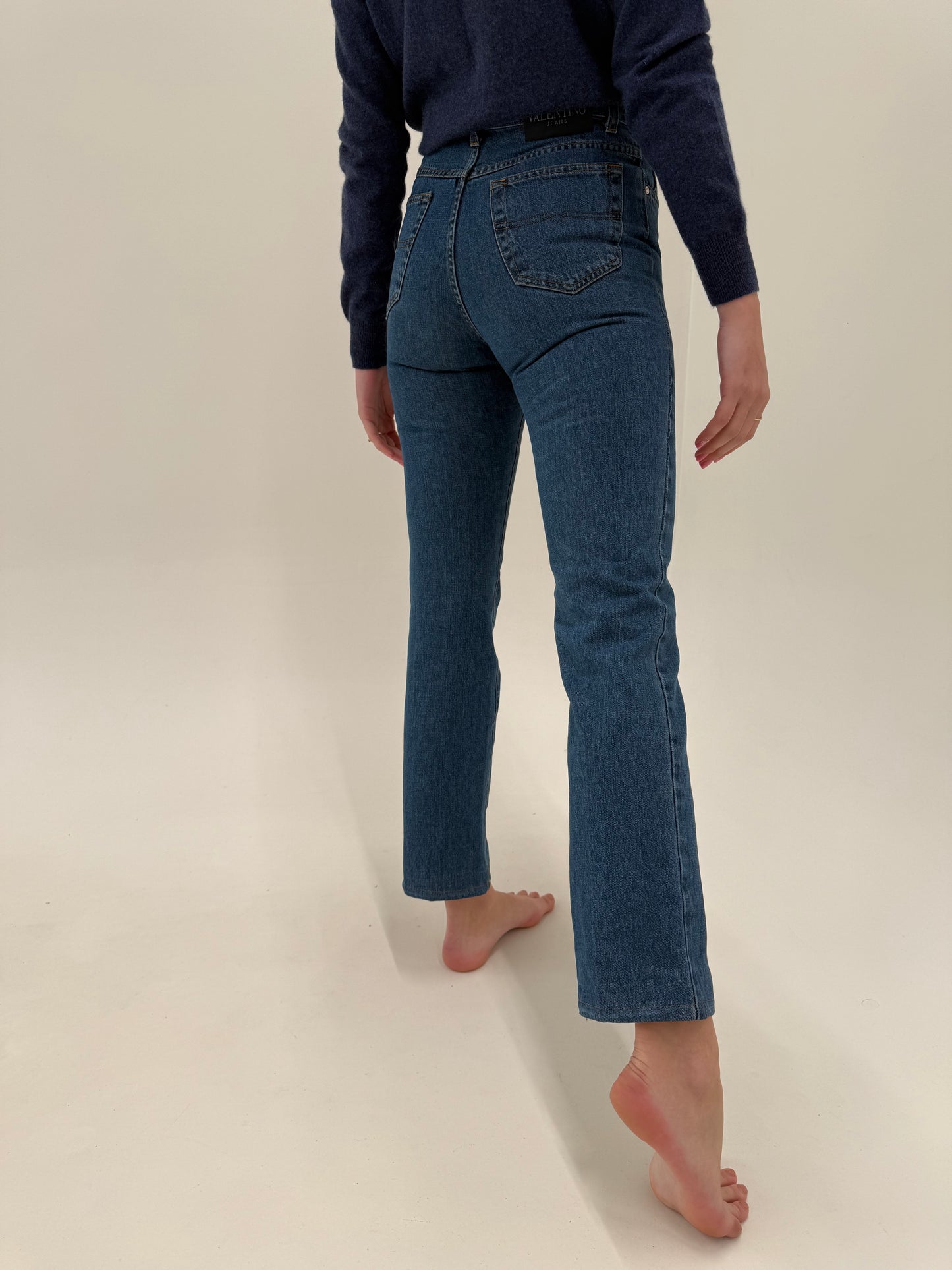 Jeans Valentino vintage classic wash în croi actual