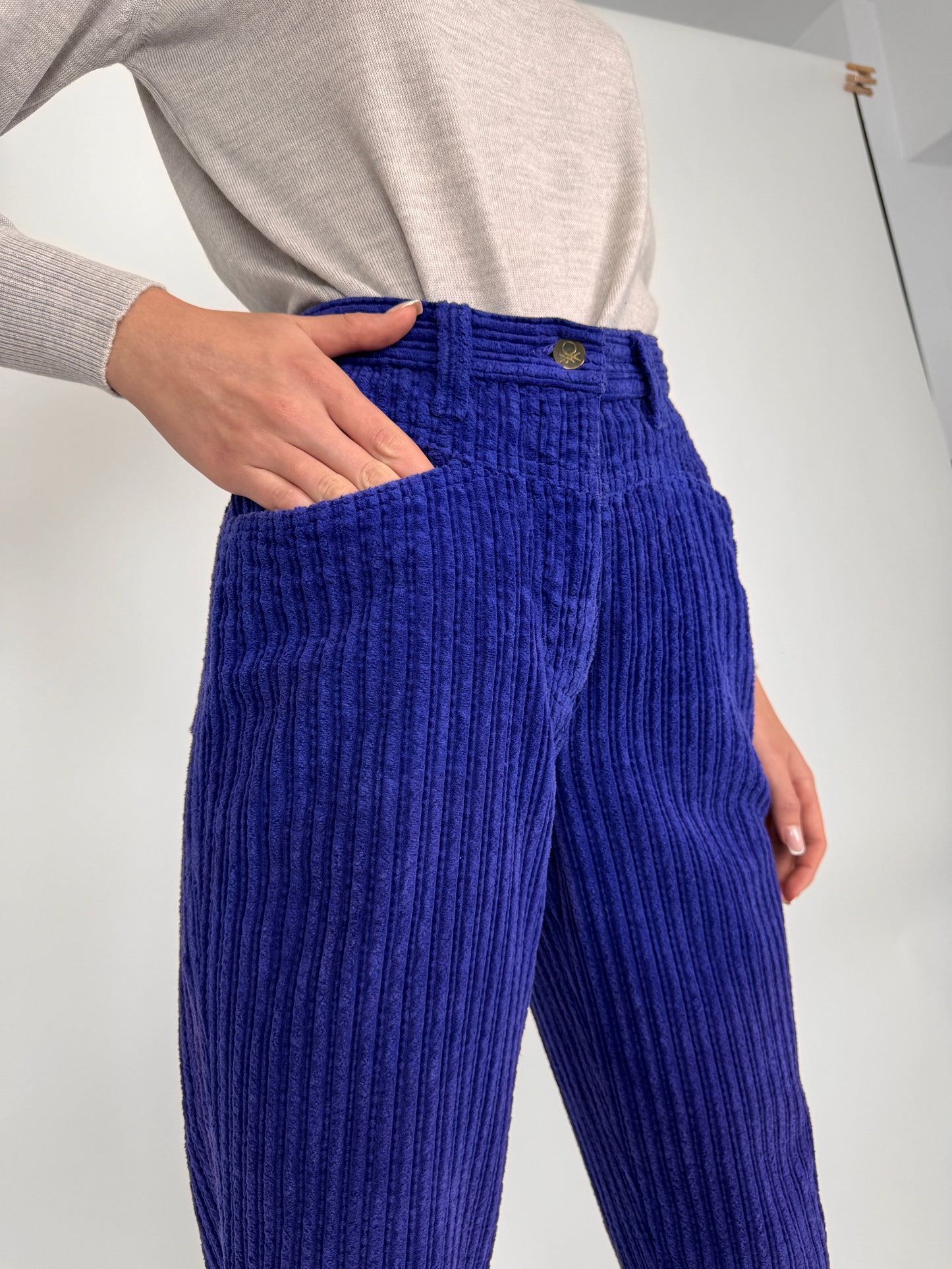 Pantaloni vintage din corduroy moale de bumbac în culoare tare