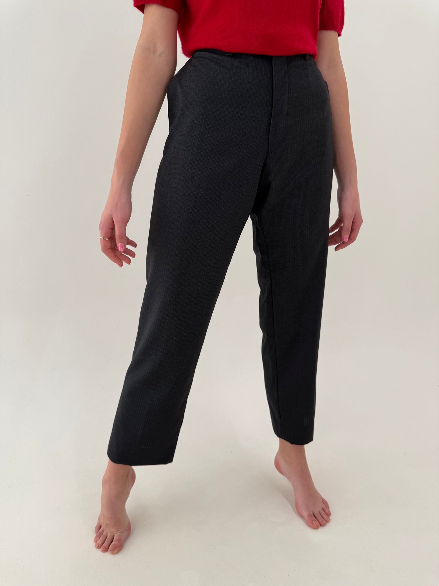 Costum italian cu dungi fine baby blue din lana subțire extrafina în croi actual