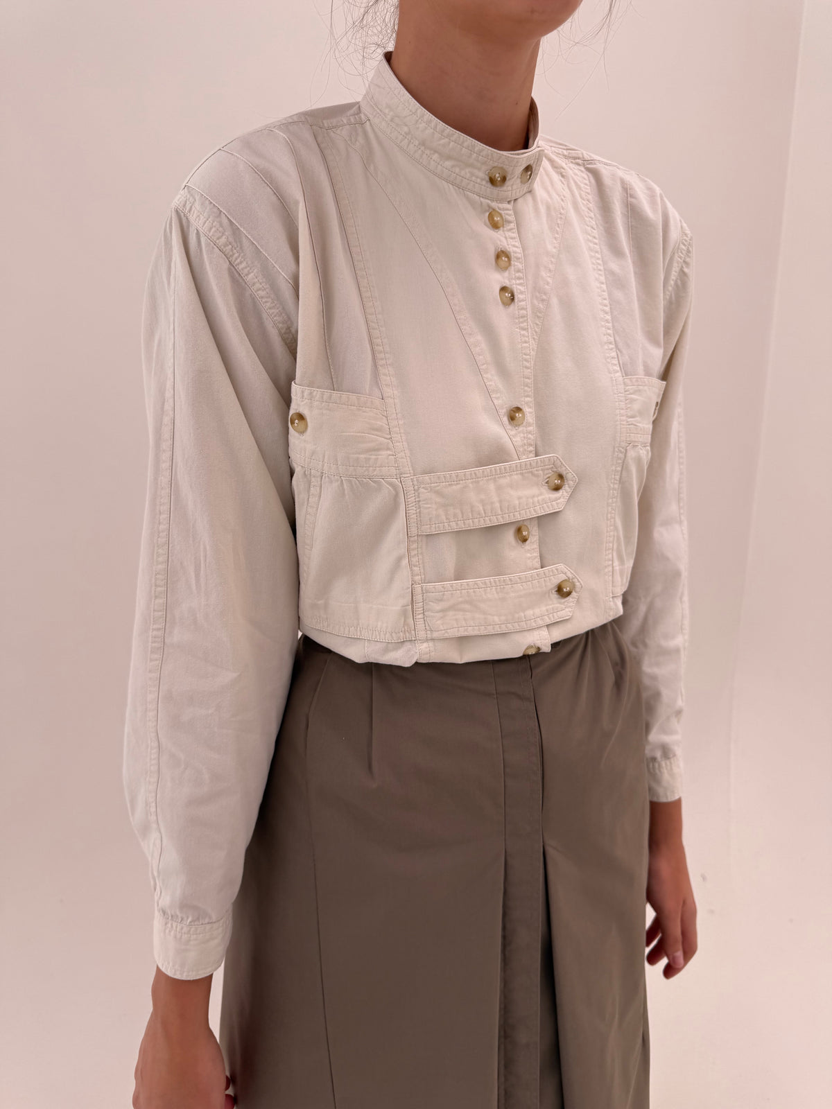 Cămașa cu influențe casual în croi retro modern off white din bumbac plin