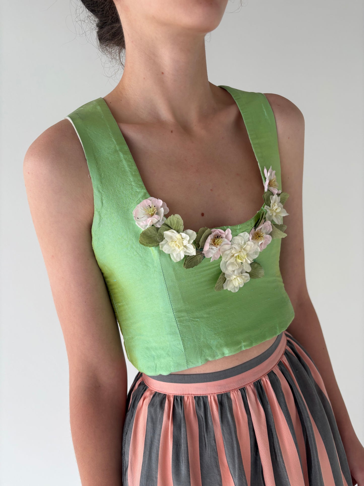 Corset vintage din tafta de mătase naturală cu aplicații florale manuale