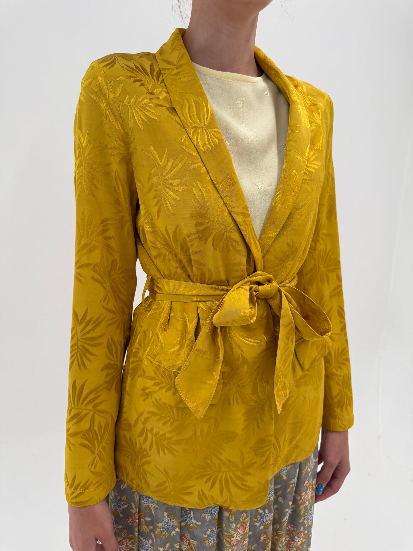 Blazer mustard yellow ușor satinat cu cordon și print texturat organic