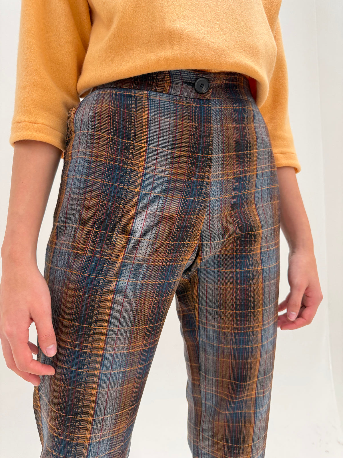 Pantaloni petite din stofita în carouri cu talie înaltă elastică și culori superbe