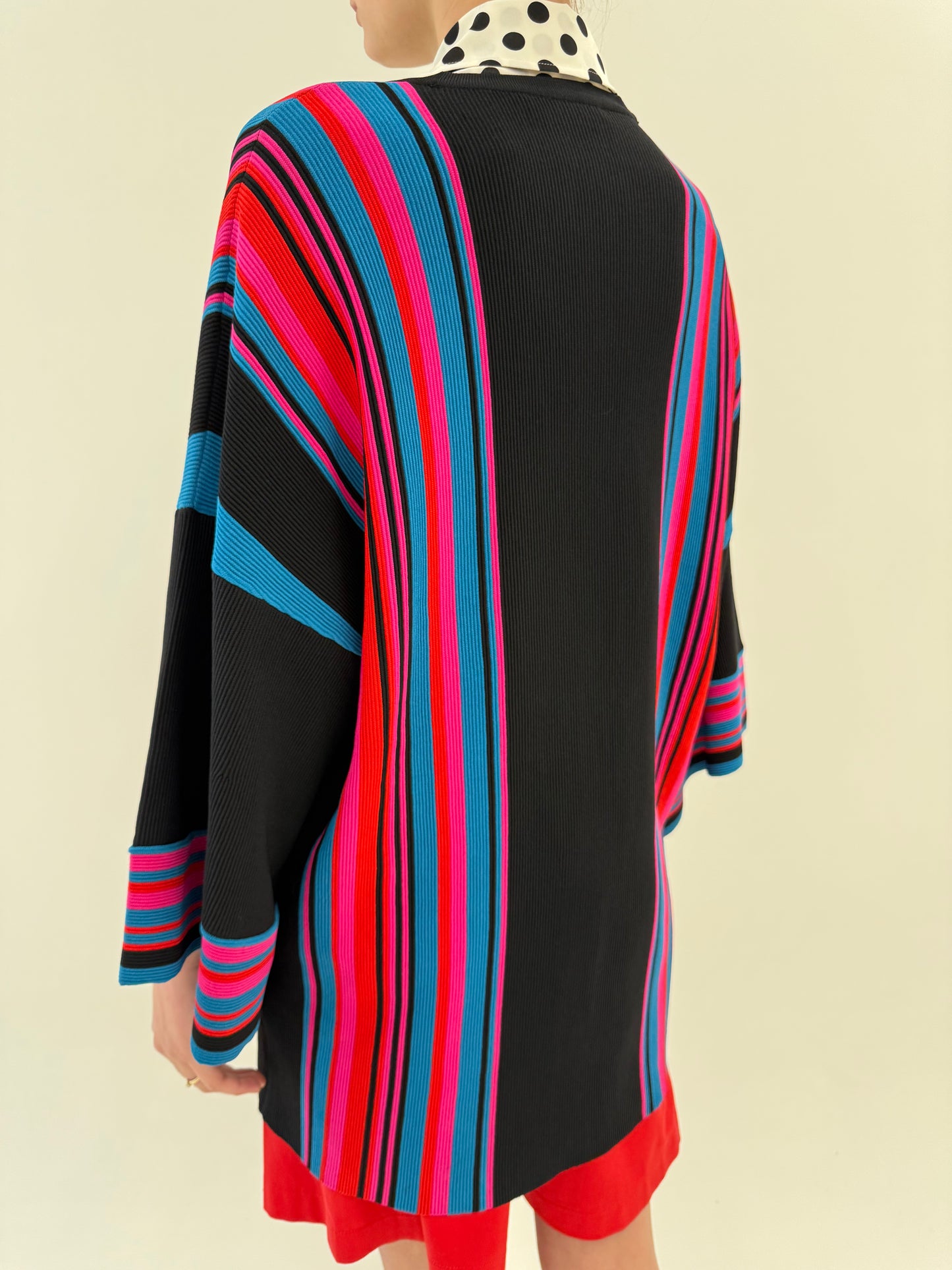 Cardigan lung negru luxury Trussardi cu dungi în culori tari și influențe de kimono