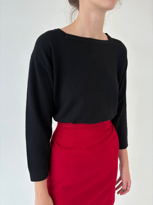 Pulover negru cu decolteu geometric din lana merino extrafina de gramaj mare