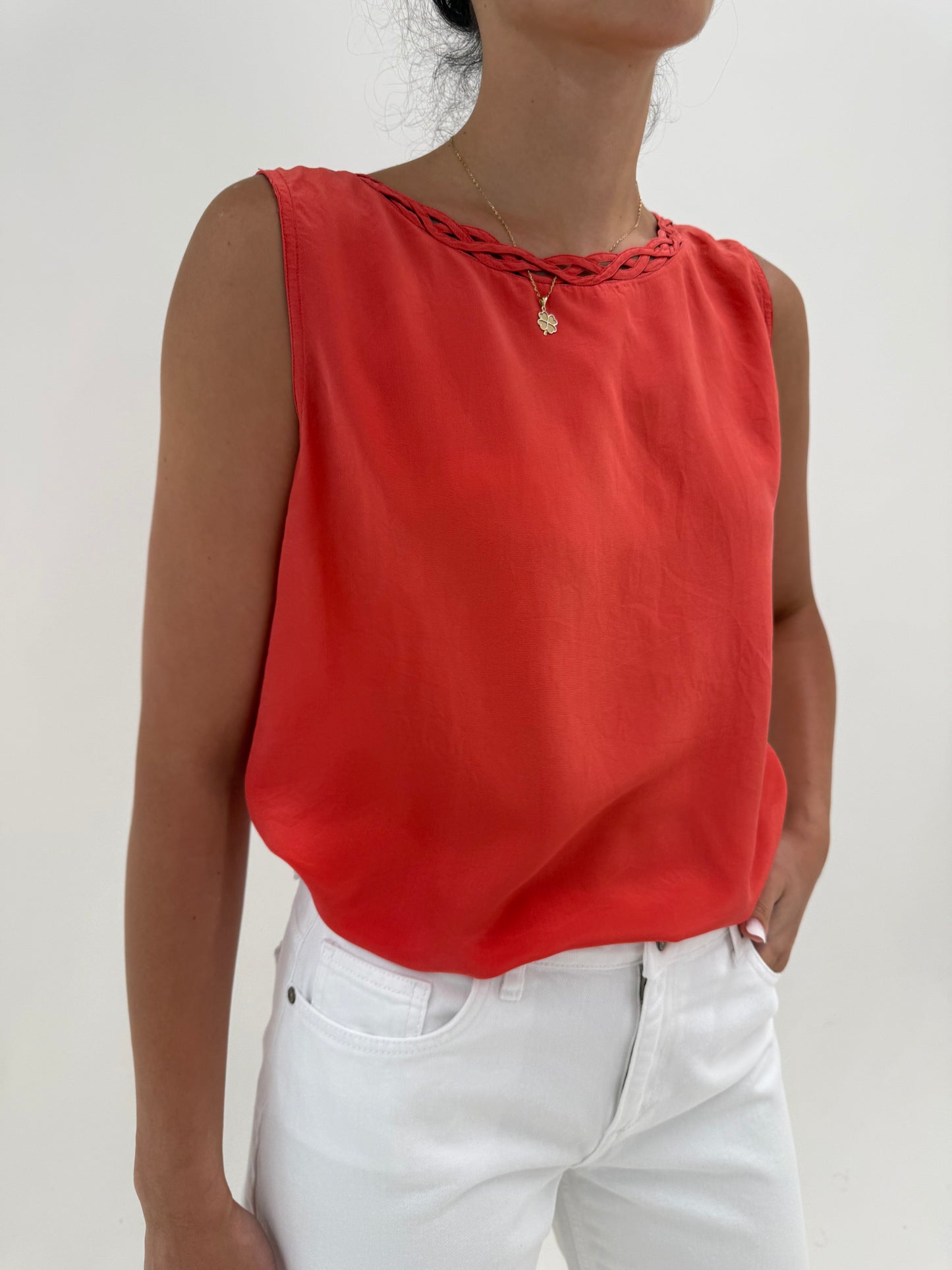 Top coral red din mătase matuala în croi minimalist