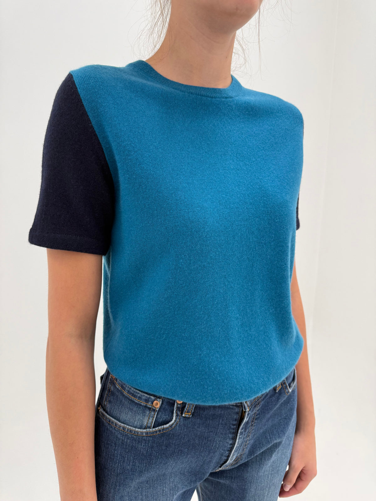 Top din cașmir colorblock crew neck