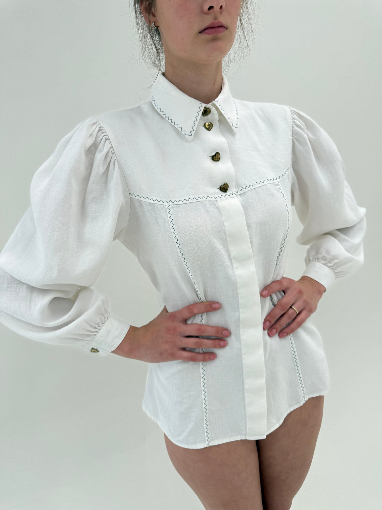 Cămașa vintage cambrata din pânză excepțională de in