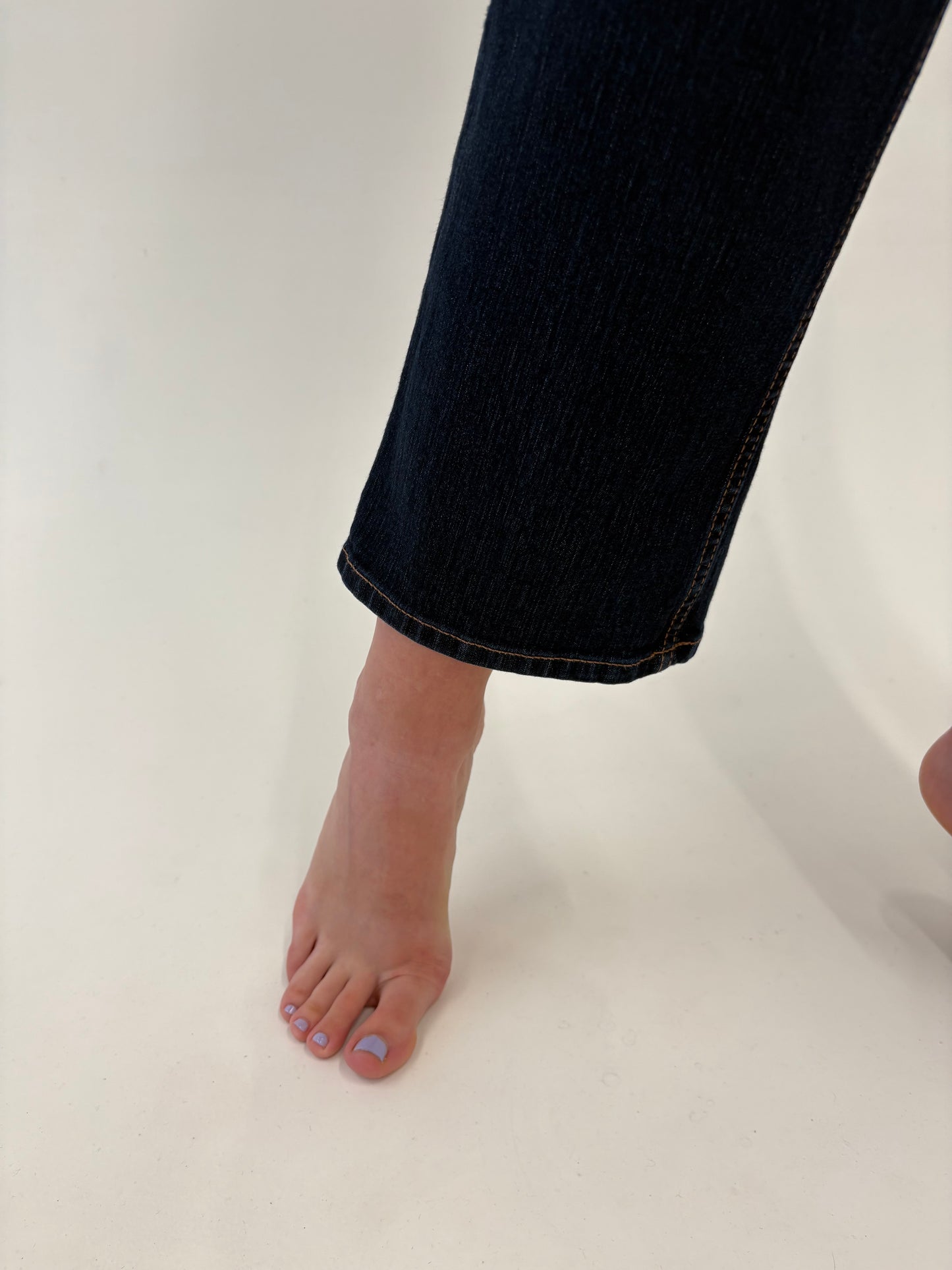 Jeans premium dark wash modelatori straight leg cu talie înaltă