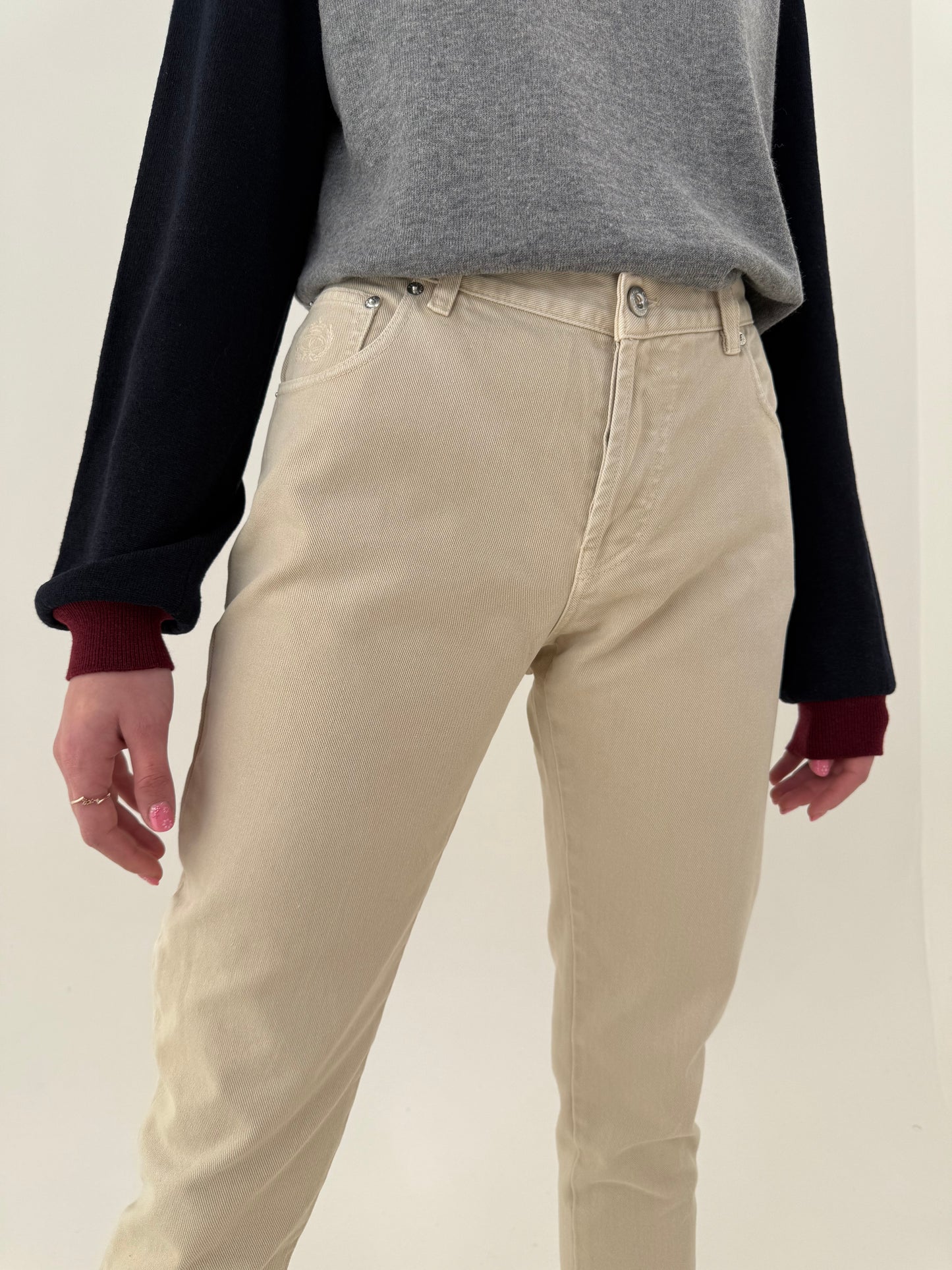 Jeans Valentino vintage luxury nude în croi super revenit în trend