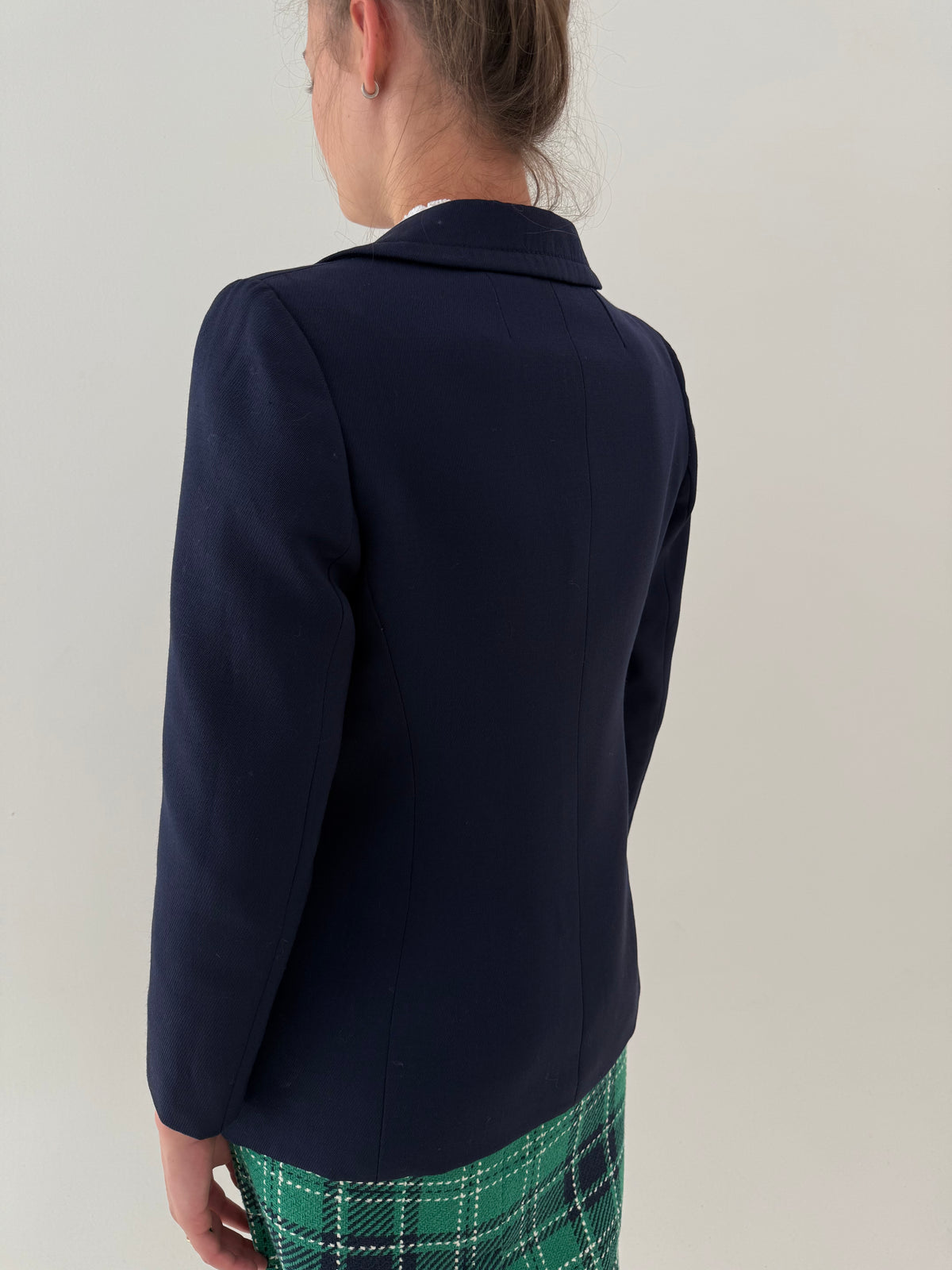 Sacou de brand premium italian cambrata cu revere late din lana extrafina structurată