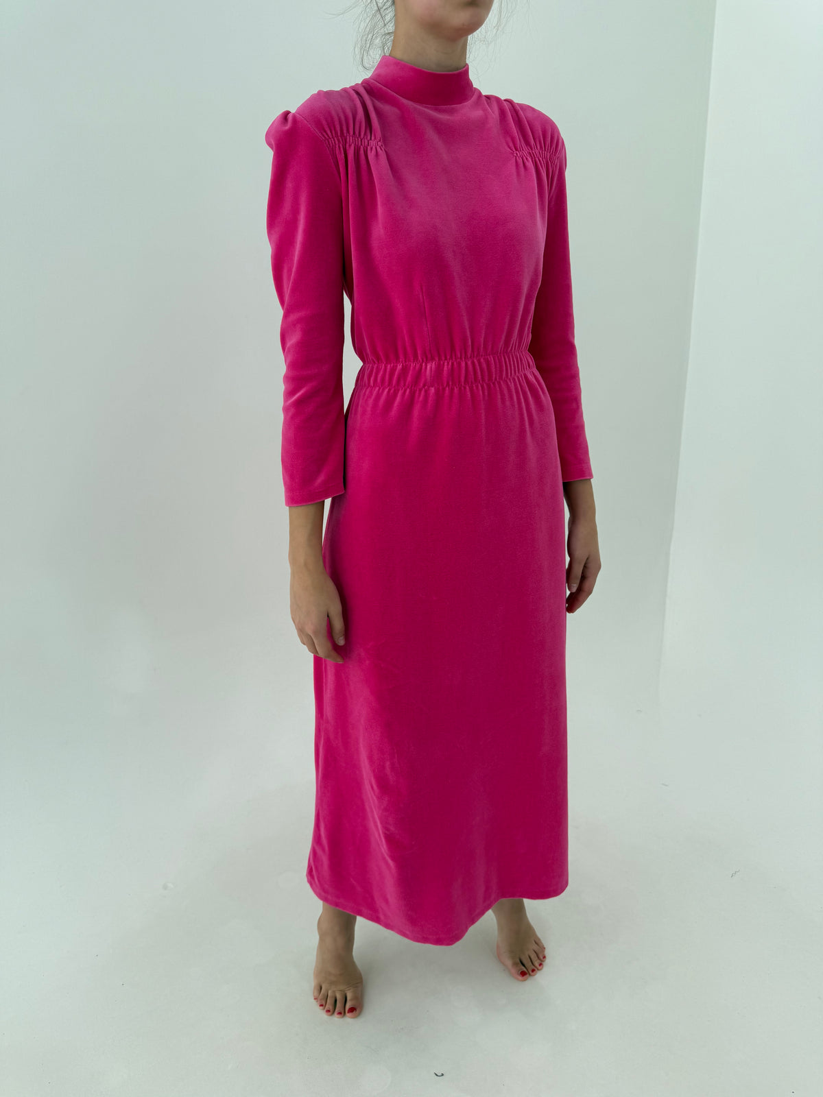 Rochie maxi vintage electric pink din catifea cu talie ultra înaltă marcată