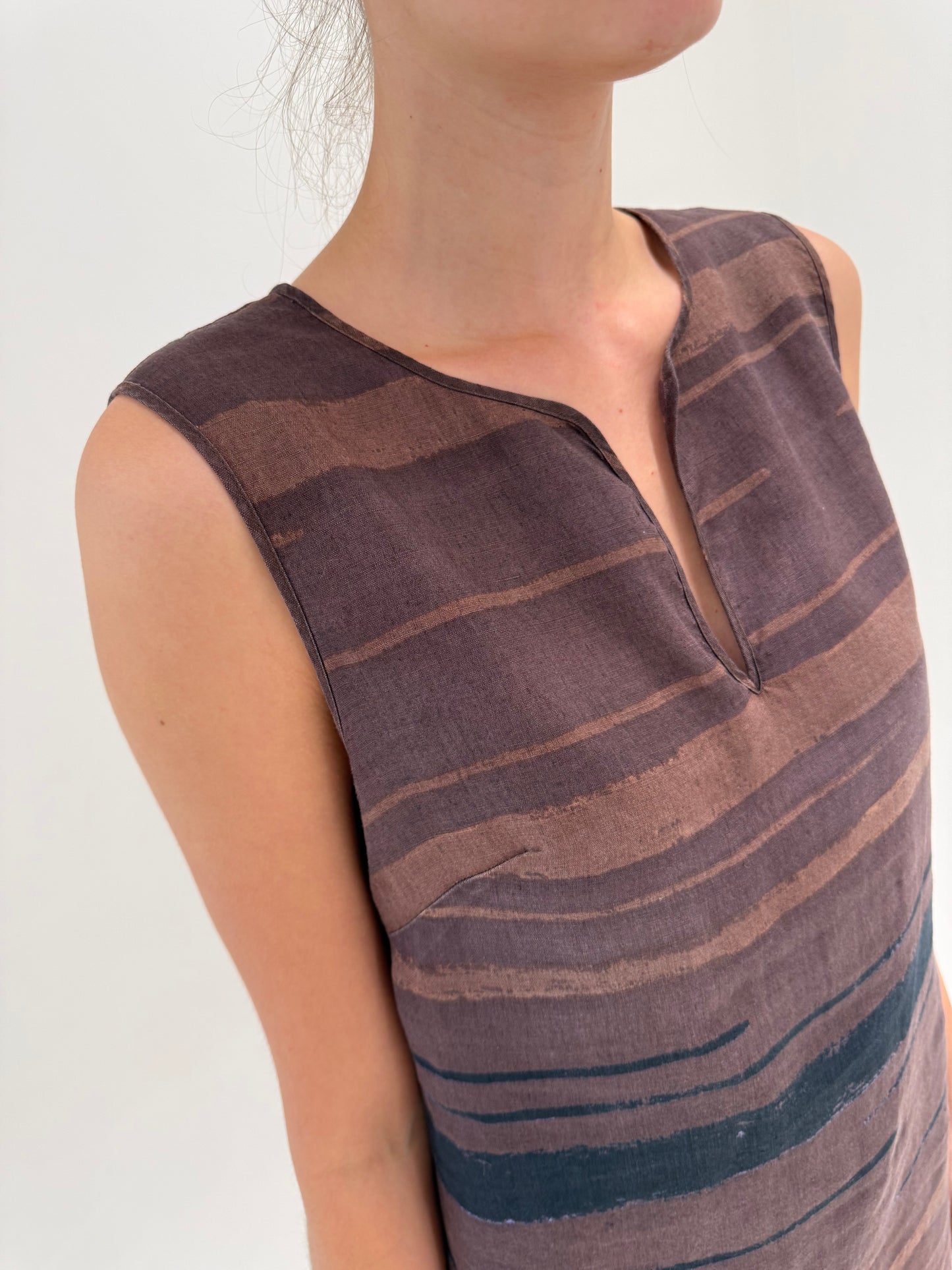 Rochie Max Mara maxi din in pur în croi minimalist dark chocolate brown