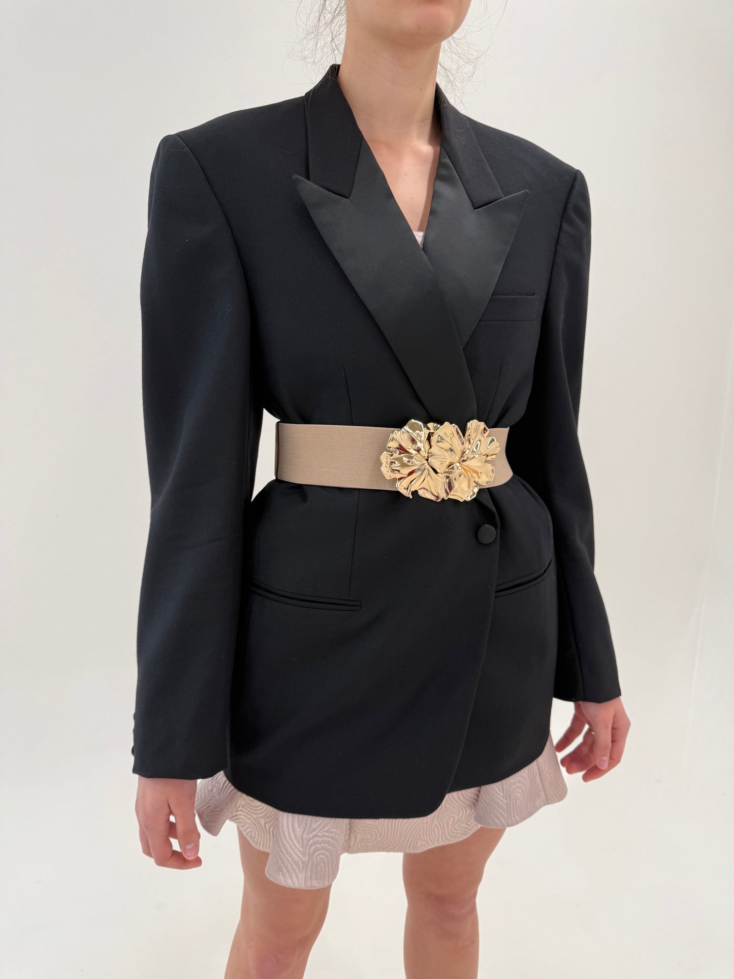 Sacou Yves Saint Laurent cu revere satinate din stofita lightweight all season
