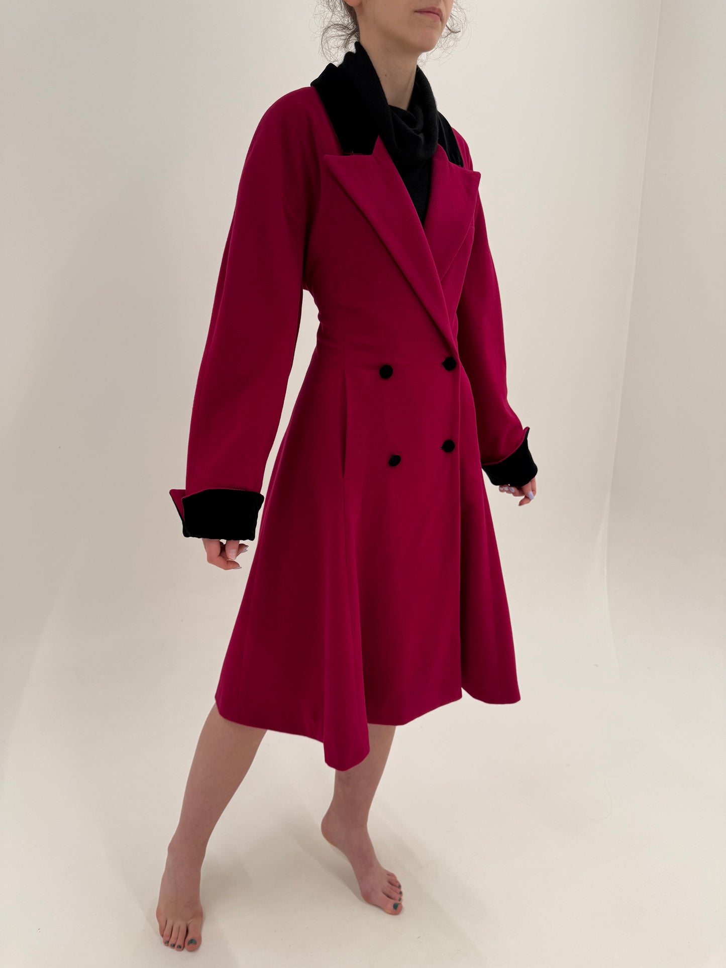 Palton magenta cambrat din stofă excepțională de lana cu cașmir