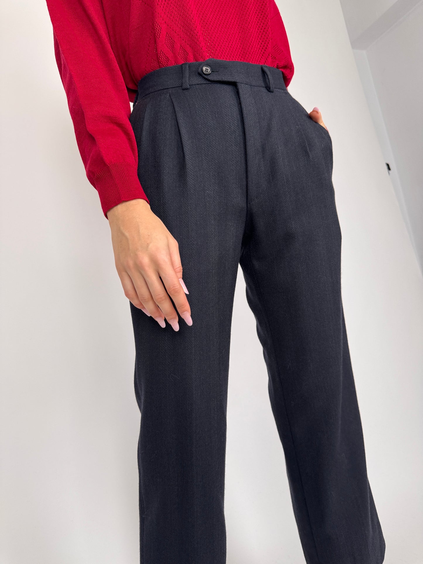 Pantaloni charcoal gray din stofă excepțională de lana plină texturată