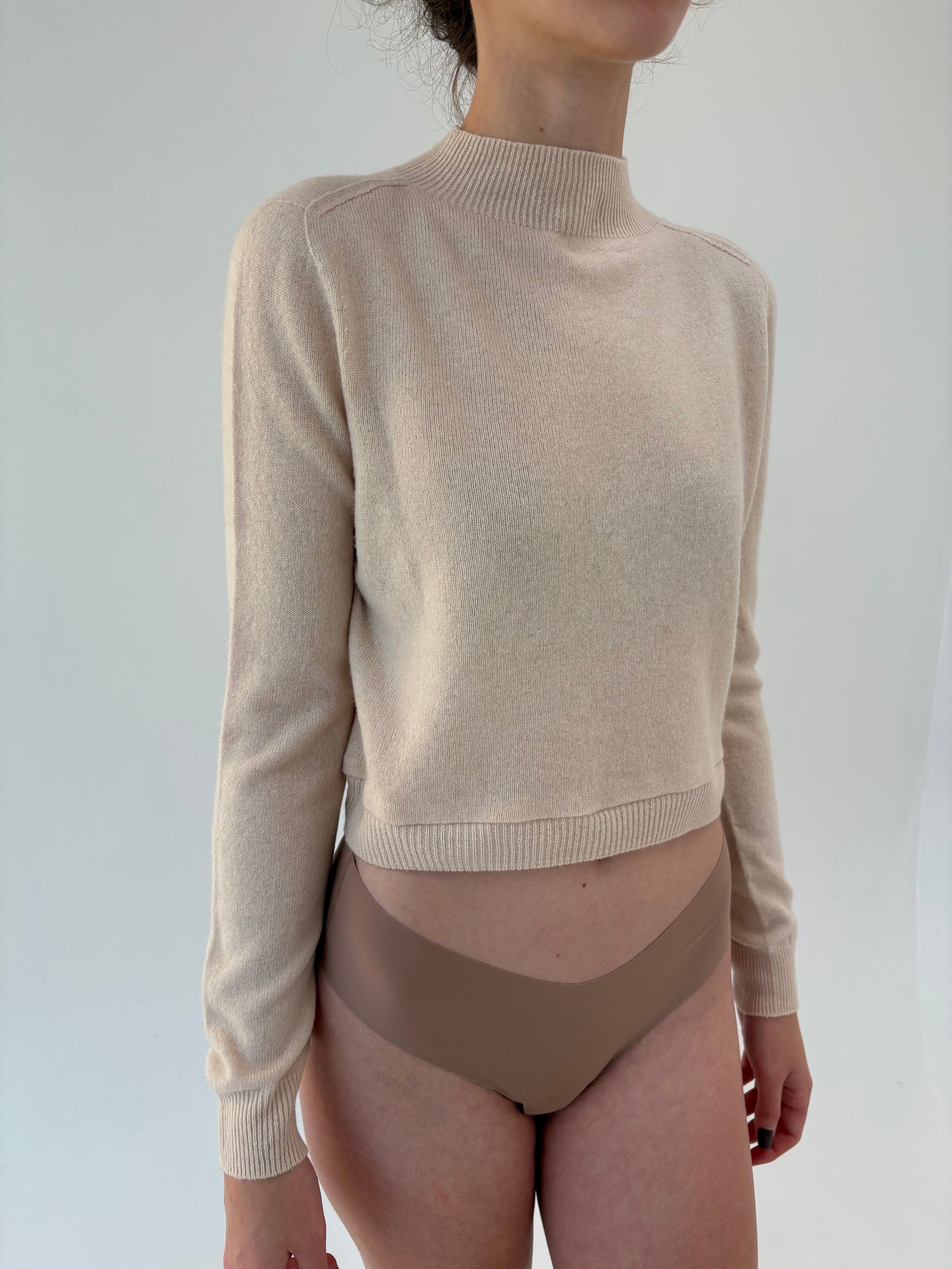 Maleta butter nude din cașmir și lana merino extrafina