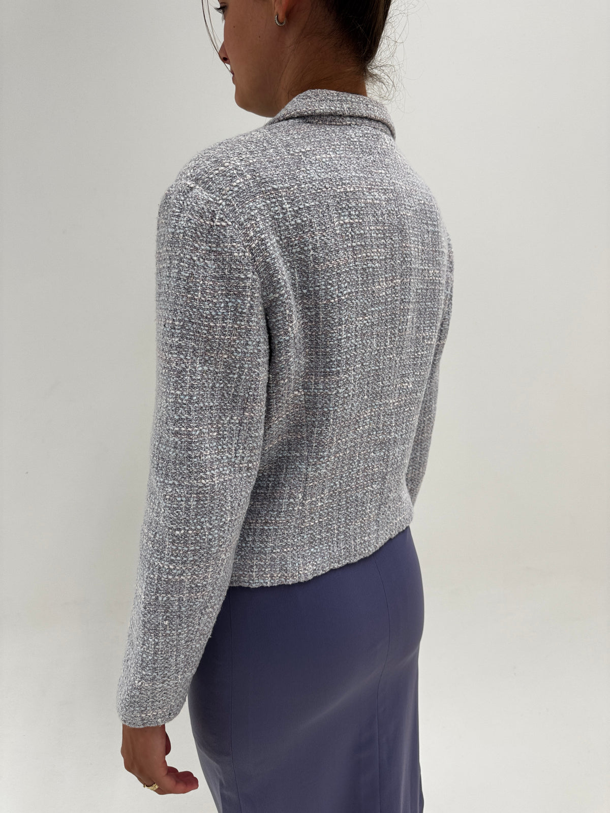 Sacou din tweed excepțional în jumate pudrate și croi clasic cambrat