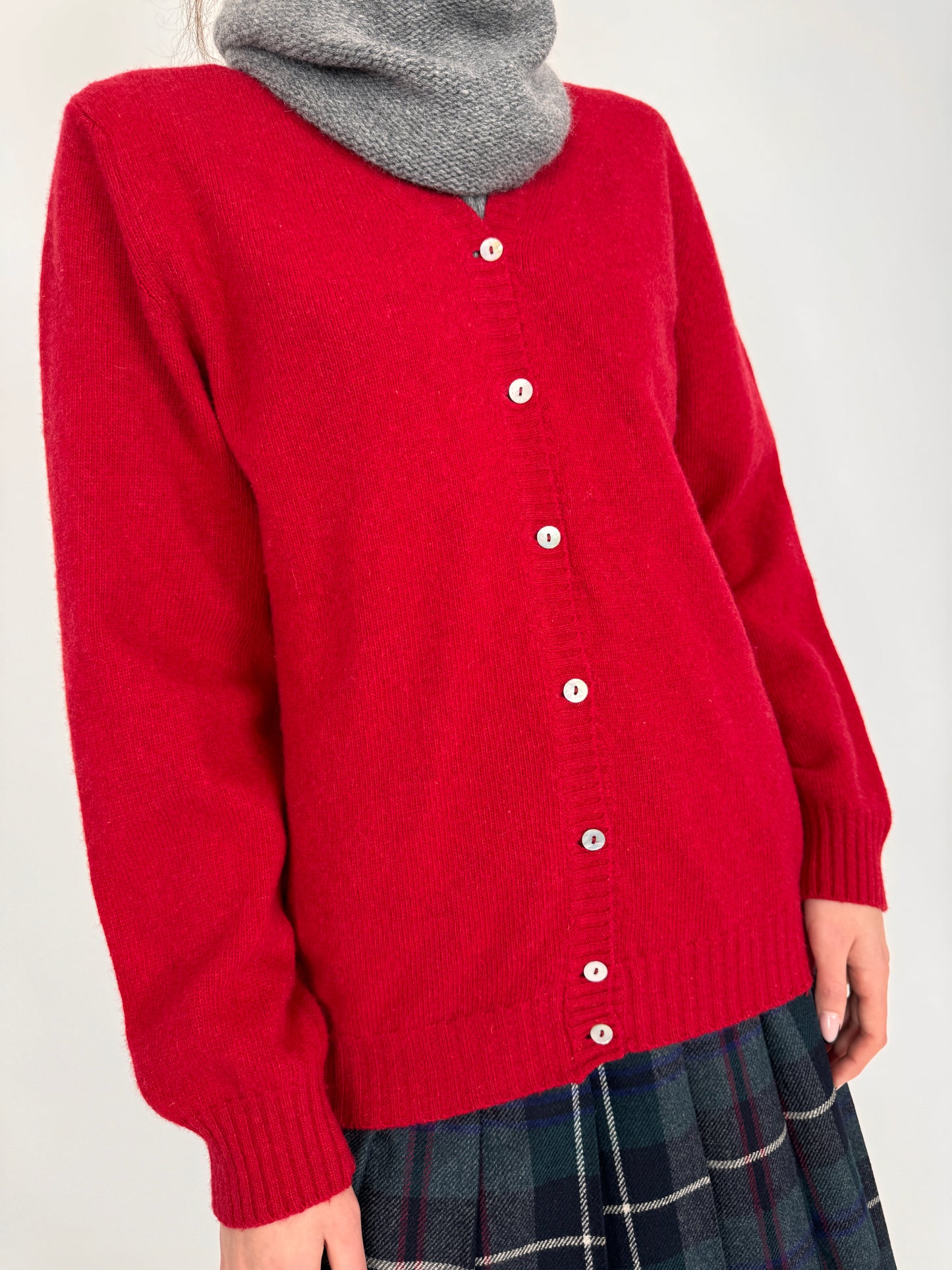 Cardigan cherry red italian din lana extrafina groasă