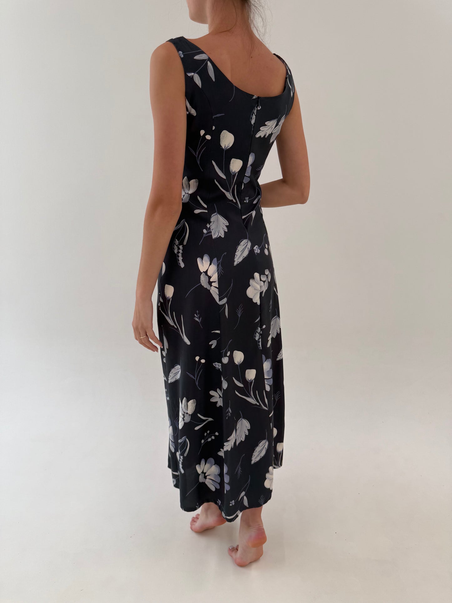 Rochie maxi steel gray super vaporoasă cu print floral delicat