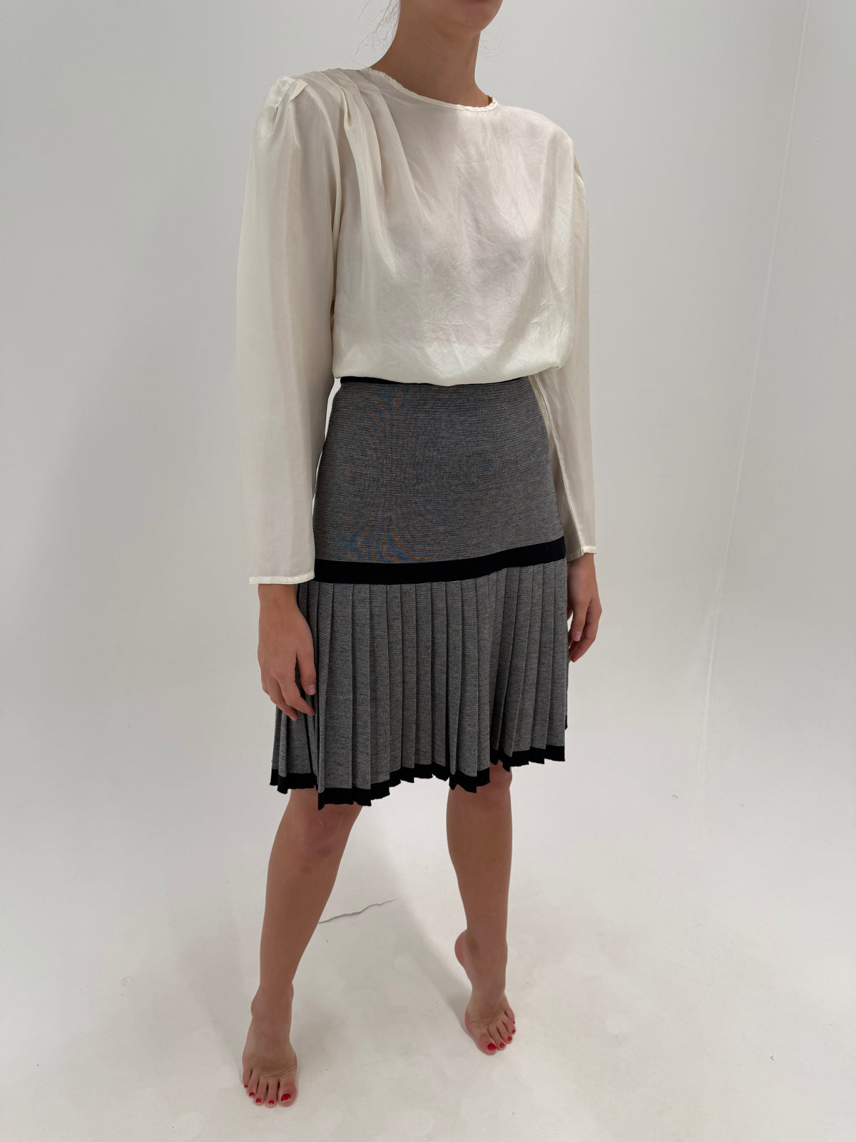Fustă Escada plisată din tricot de lana merino de gramaj mare Navy blue și gri