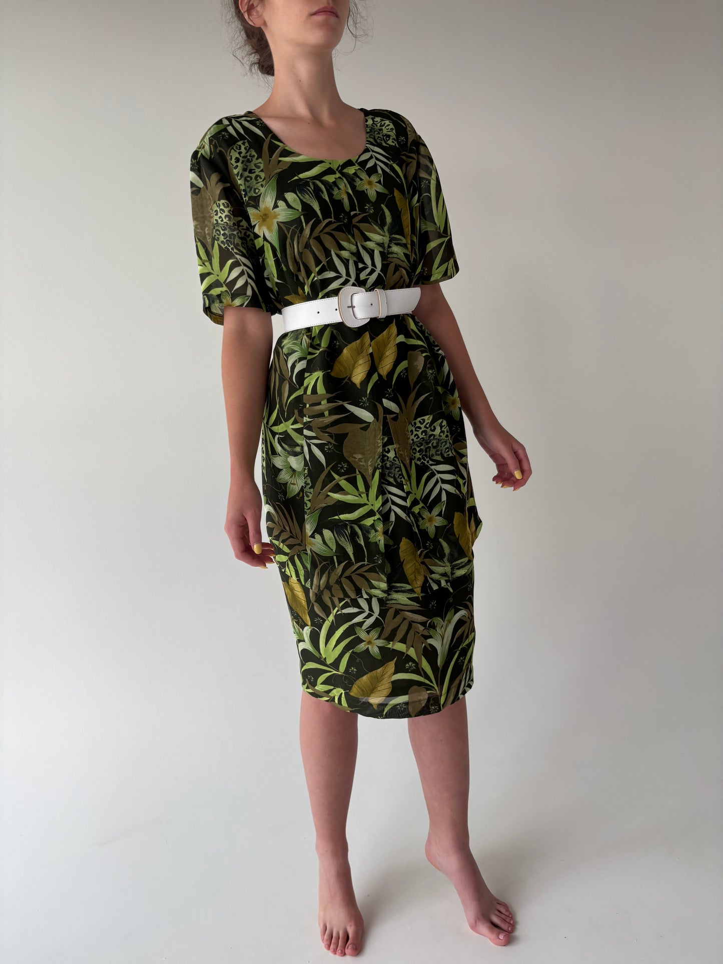 Rochie vinatge în nuanțe de verde și croi petale cu print organic superb