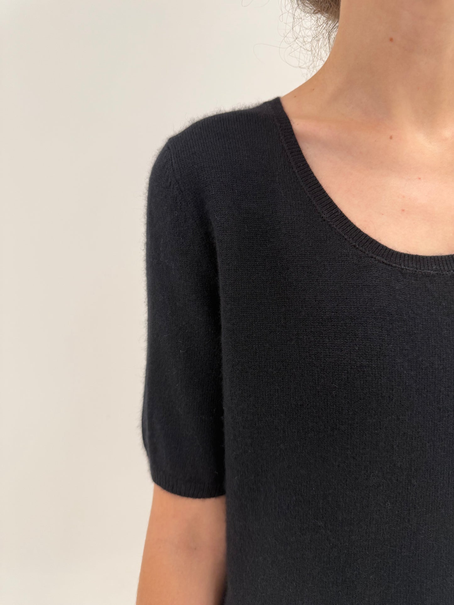 Top negru din cașmir multiply