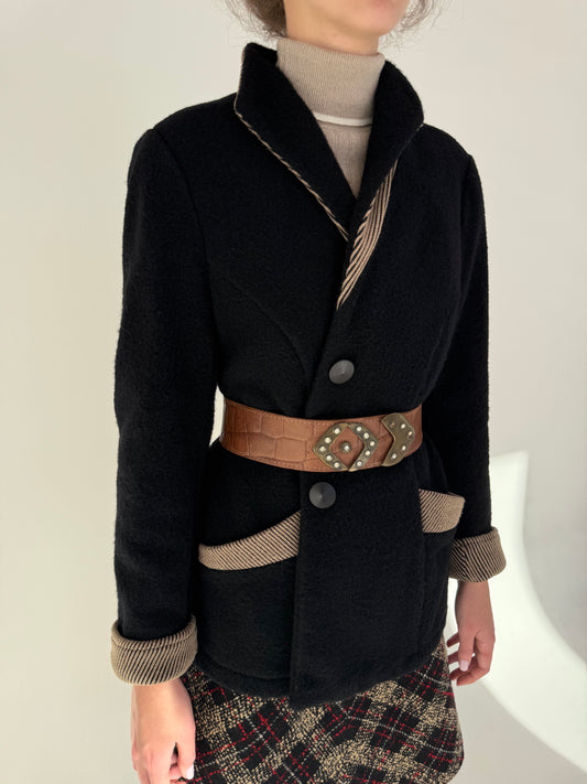 Sacou lung negru din boiled wool cu manșete reglabile și inserții camel