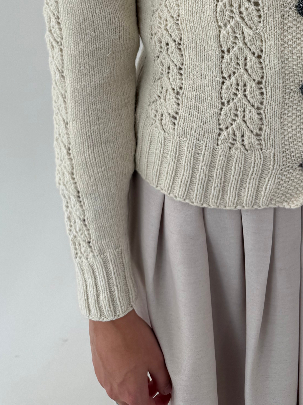Cardigan vintage din lana off white lucrat manual cu textura superbă
