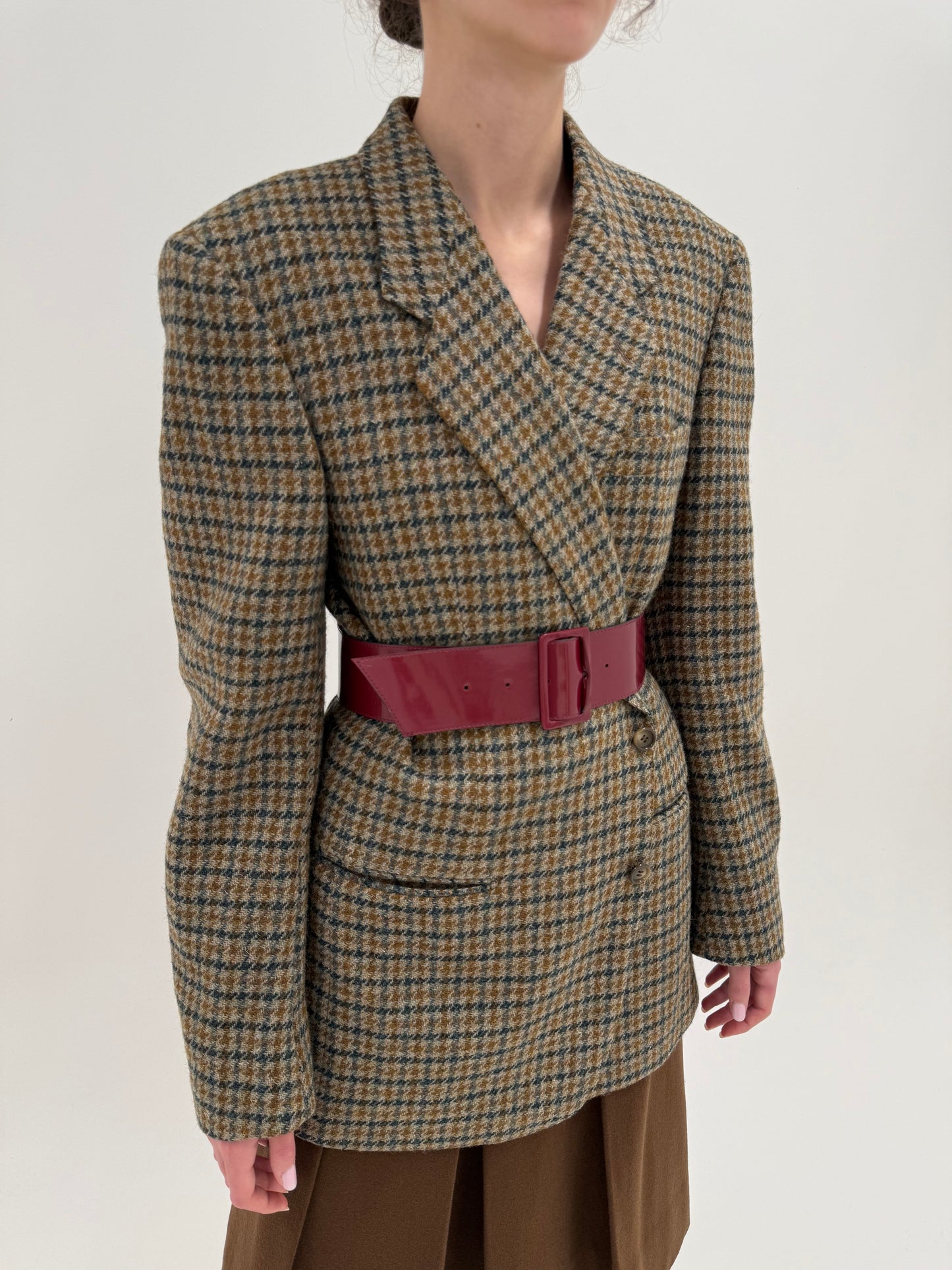 Sacou din tweed de lana pura extrafina în combinație clasică de culori