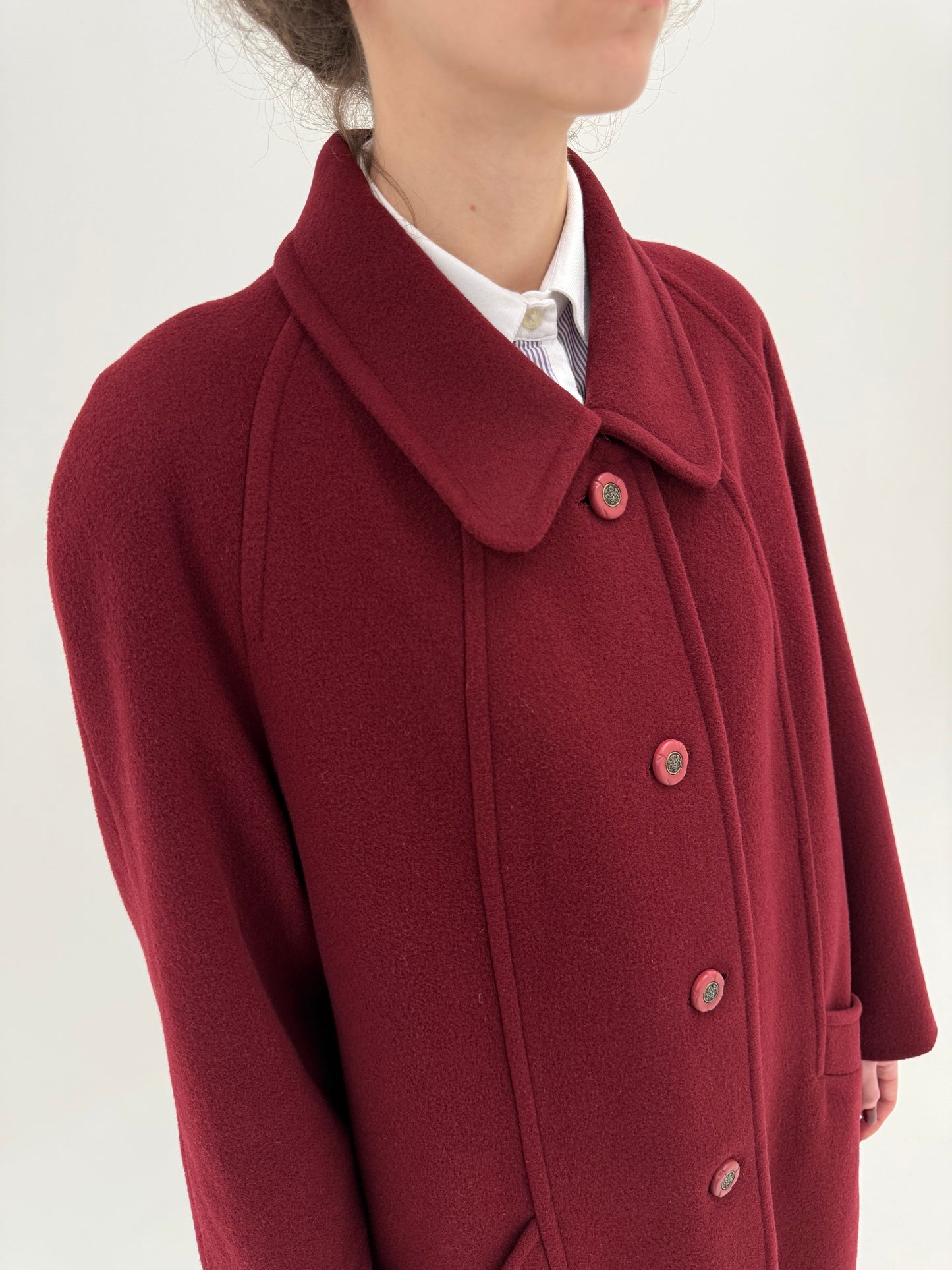 Palton burgundy din stofă extrafina de lana certificată ușor structurată